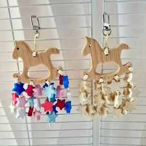 TEMU 1개 재활용 목재 미니 트로이 스타어 앵무새, 햄스터, 토끼용 씹기 장난감 - 금속 체인이 달린 컬러풀한 별 모양 매달리는 새 장난감, 소형 애완동물 상호작용 씹기 & 놀이 장식품, 앙무새 장난감, 유쾌한 펫 액세서리