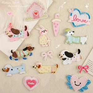 TEMU 14개 귀여운 만화 개 & 하트 자수 패치 - 의류 액세서리용 자체 접착 패브릭 스티커, 다양한 색상 & 디자인 (닥스훈트, 비글, 프렌치 불독, 푸들, 토끼, 새, 하트), 공예 장식 | 장난기 넘치는 패브릭 스티커 | 장식용 패치, 귀여운 스티커