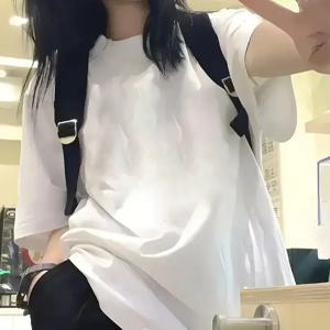 TEMU 여성용 Y2K 화이트 티셔츠 - 루즈핏 롱라인 탑, 일상 캐주얼 레이어링 셔츠, 봄/여름/가을 필수 아이템, 편안한 소재, 트렌디한 블라우스, 스탠딩 아웃핏, 시즌별 워드로브 스테이플|여름블라우스