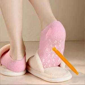 TEMU 3개 세트: 2쌍의 발 슬리브 + 1개의 마사지 스틱, 갈라진 발뒤꿈치용 에센셜 오일 풋 마스크 - 휴대용 보습 및 부드럽게 하는 젤 레그 워머, 홈 페디큐어에 이상적인 어버이날 선물, 좋아하는 로션과 크림 사용 가능, 수분 공급 스타킹, 힐 보호대,발 스파,발 관리 양말