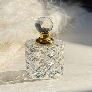 TEMU 1pc 투명 유리 드로퍼 병 향수 및 에센셜 오일용 - 휴대용 재충전 가능한 여행용 누출 방지 용기 우아한 금색 액센트, 손세척만, 향수 여행 재충전 가능, 세련된 원통형 디자인, 유리 향수 병