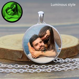 TEMU 맞춤형 사진 유리 카보숑이 특징인 개인화된 펜던트 목걸이, 친구와 가족을 위한 선물에 이상적입니다.