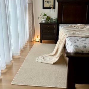 TEMU 모던 베이지 침실 러너 매트 - 부드러운 질감의 폴리에스터, 세탁기 사용 가능, 홈 데코용 긴 스트립, 중성 솔리드 컬러, 침실이나 게스트룸에 완벽한 아늑한 룸 액센트 | 매트 디자인 | 세탁기 사용 가능한 매트, 침실용 러그