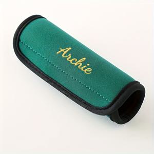 TEMU 2개 맞춤형 이름 여행 필수품 자수 수하물 손잡이 커버, 개인화 텍스트 및 자동차 로고 스타일 캐리어 태그 포함, 4가지 색상 옵션 - 여행, 졸업식, 학교 복귀, 휴가, 캠핑, 아버지의 날 선물, 어머니의 날 선물, 부활절 선물, 발렌타인데이 선물용 완벽한 핸드백 보호