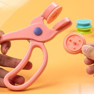 TEMU 8개 세트 핸드 프레스 스탬프 가위 (별, 꽃, 잎사귀, 하트) - DIY 아트, 인사말 카드, 스크랩북용 내구성 있는 플라스틱 공예 도구 - 랜덤 색상, 공예용 스탬프, 창의적인 제작 재료, 튼튼한 구조, 수제 선물, 재미있는 디자인, 부드러운 스탬핑, 카드 만들기