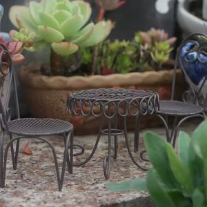 TEMU 3피스 화이트 아이언 미니 테이블 & 의자 세트 - 빈티지 인형집 가구, 장식 테이블탑 & 곡선 등받이 의자, DIY 요정 정원 액세서리, 미니어처 디스플레이, 사무실, 인형집 - 모델 키트 선물