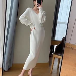 TEMU 가을/겨울 화이트 V넥 니트 원피스, 부드럽고 플로우리한 긴팔 여성 맥시 캐주얼 웨어 허리라인 강조|여성원피스|가을원피스