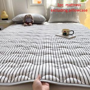 TEMU 매트리스 커버, 5가지 사이즈, 두꺼운 쿠션감, 접이식 & 통기성, 부드럽고 휴대가 편리한 기계 세탁 가능, 탄력 있는 끈 포함 – 침실/기숙사용, 싱글/더블침대, 캠핑매트, 타타미 수면용, 휴대용 선물 (베개커버 미포함)