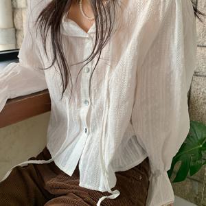 TEMU 여성용 한국 스타일 블라우스 - 우아한 레이스 트림 벨 소매, 루즈핏 탑, 일상 및 정장용 - 사계절 여성 의류, 다목적 탑, 여성스러운 스타일, 통기성 소재, 세련된 탑, 패션 애호가, 캐주얼 웨어, 라운드 넥라인, 가벼운 소재, 짧은 소매, 오피스 캐주얼, 내구성 있는 스티칭, 버튼업 탑|반팔블라우스