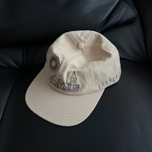 TEMU 여성용 핸드 자수 일본풍 베이스볼 캡 - 조절 가능한 플랫 브림 모자, 벚꽃 & 한자 디자인, 통기성 원사이즈, 캐주얼 & 포멀 일본 문화 액세서리 (네이비/베이지), 재미있는 자수 공예, 손세탁 또는 드라이클리닝, 캐주얼 복장 & 테마 이벤트에 완벽, 스타일리시하고 편안한 핏, 귀여운 가벼운 모자