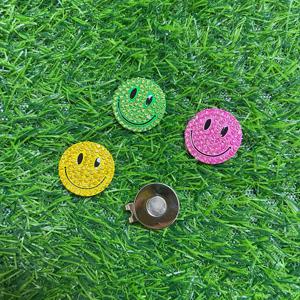 TEMU 3개 골프공 위치 표시기, 금속 모자 클립 포함. 인레이 스마일링 눈길을 사로잡으며, 밝은 색상으로 골프 장비에 생기와 섬세함을 더해줍니다. 골퍼에게 완벽한 선물입니다