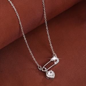 TEMU 여성을 위한 반짝이는 합성 자이콘을 장식한 우아한 하트 모양의 안전핀 목걸이 - 금색 커피, 매끄러운 디자인으로 일상적인 착용 및 선물로 적합, 선물 목걸이 | 우아한 디자인 | 커피 차이