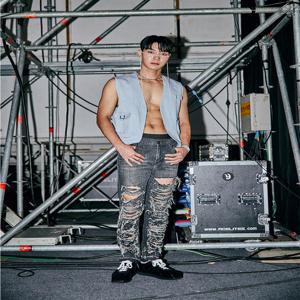 [곽현주컬렉션] 24SS 스카이블루 브이넥 투포켓 베스트