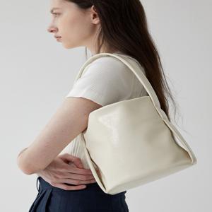 [앤오즈] 토트 숄더 원핸들 버킷 레더백 3컬러_블랙 아이보리 실버 그린