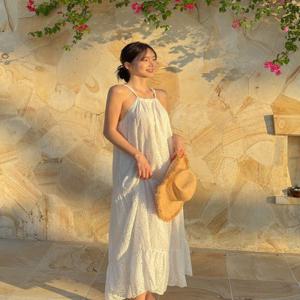 [44~66/맥시원피스] 그라치아 원피스 아일렛 펀칭 홀터넥 플라워 페미닌 신혼여행 롱 맥시 비치원피스 끈 나시 민소매 비치웨어 여행 휴양지 휴가