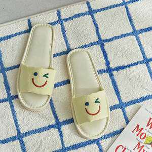 데코뷰 윙크 자수 실내화(여), 1개