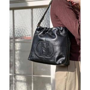 [NS홈쇼핑][헤지스ACC] HIBA4F551BK H20 H패치 블랙 레더 퀼팅 체인 호보 숄더백..