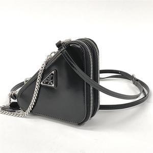 [럭스댓] 국내 23SS 프라다 1NR015 / 삼각 로고 브러시드 레더 파우치 백