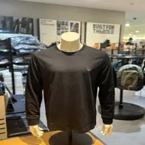 [팀버랜드][팀버랜드] 팀버랜드 A5XVK X65 체스트 로고 긴팔 티 블랙 (P003681877)