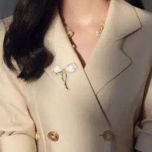 리본 클립 예쁜 옷핀 다이아몬드 브로치 정장 매너핀 (WFK0D07)