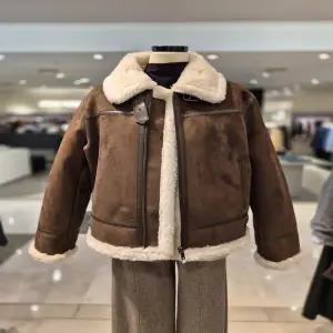 [비지트인뉴욕] 페이크 무스탕 자켓 (VBCMU90)