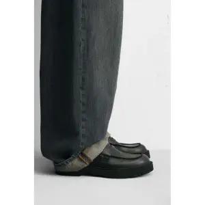 [정품] 자라 운동화 남자 데일리신발 ZARA 볼륨 페니 로퍼 - 블랙