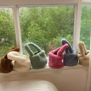 [콩심팥심]겨울 러블리 귀여운 뽀글이 캐주얼 포인트 미니 가방 미디움버킷백