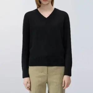 [롯데백화점]리스트 브이넥 베이직 니트(TSKPOO82580)