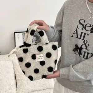 뽀글이 미니 토트백 겨울 양털 손가방 호피 가방 겨울 양털가방 패턴 손가방