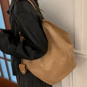 여성 보부상 대형 가방 안경 수납 가을용 가죽 숄더백