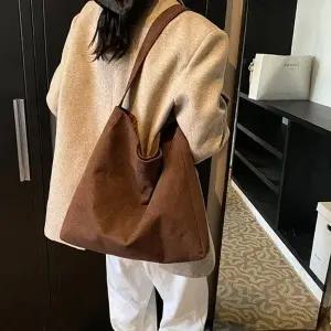 [다잇템] 여자 큰사이즈 클래식 민무늬 세무 숄더백