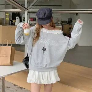 넥라인 프릴 레터링 맨투맨 AL_T192