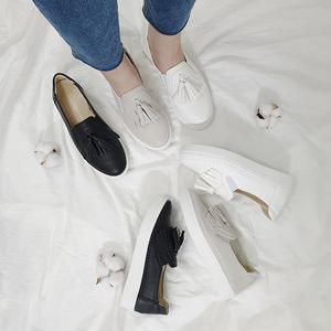 [디아](국내생산) 키높이 태슬장식 스티치 밴딩 슬립온