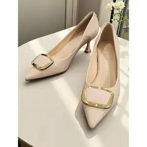[갤러리아] [센터시티] 고세 여성 페미닌 금장 펌프스 OZP2F004 스킨베이지