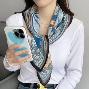 [애슬릿] 궁전 패턴 여성 쁘띠 사각 미니 가을 스카프
