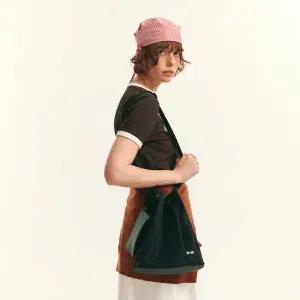 [롯데백화점]캉골 데이 레트로코어 버켓백 Ⅱ 3983 블랙 (KREBTB39830)