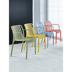 플라스틱 야외의자 정원 잔디 보조 티브 질감 플라스틱의자 바닥 조경을