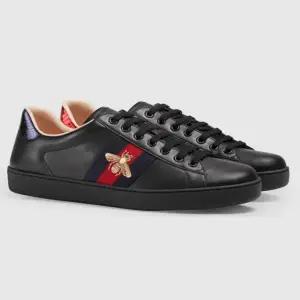 [롯데백화점]스니커바(잡화) GUCCI 구찌 에이스 꿀벌 자수 스니커즈 42944602JP01284