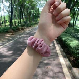 Samsung Galaxy Fit3 SM-R390에 적합한 머리핀 스트랩. 패브릭 프린트 신축성 있는 여름에 적합합니다. 통