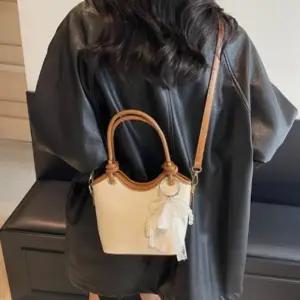 [다잇템] 여성 키링 핸들 크로스백 라이트 레이스 트렌디 포함