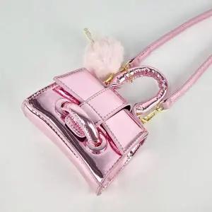 [아도라하우스]어반백 여성크로스백 에나멜 미니백(소)URB_W657