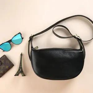 [아도라하우스]어반백 여성크로스백 가죽 크로스백URB_W717