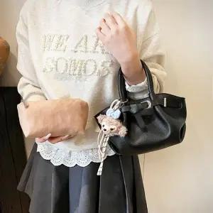 [아도라하우스]어반백 여성토트백 파우치 레더 토트 크로스백URB_W905