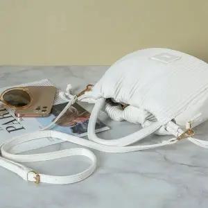 [아도라하우스]어반백 여성토트백 조리 토트크로스URB_W963