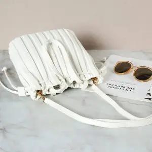 [아도라하우스]어반백 여성토트백 조리 토트크로스URB_W965