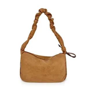 [아도라하우스]어반백 여성크로스백 스웨이드 곱창끈 크로스백URB_W502