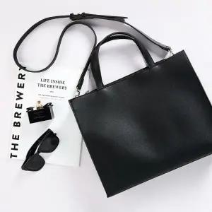 [아도라하우스]어반백 여성토트백 토트크로스URB_W971