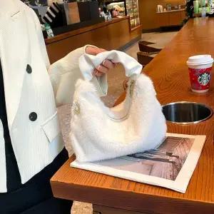 [아도라하우스]어반백 여성크로스백 페이크퍼 털가방 토트 크로스백URB_W589