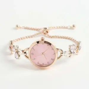 여성 손목시계 핑크 컬러 선물 코디 팔찌