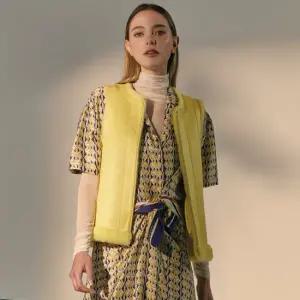 리오벨 컬러링 리버시블 양모 베스트